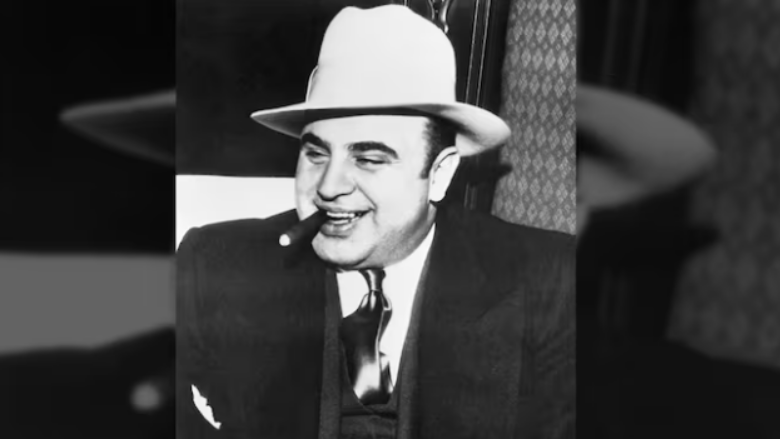 Al Capone e donte si të dashurën - pistoleta e famshme që i shpëtoi jetën mafiozit ekspozohet për herë të parë