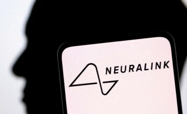 Neuralink i Elon Musk sapo i ka bërë njeriut të tretë një implant truri – priten deri në 30 implante të tjera në vitin 2025