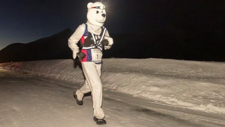 Vrapuesi i maratonës së akullit thyen rekordin botëror