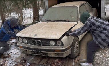 Dikush e shpëtoi këtë BMW E30 pas 30 vjetësh në një hambar