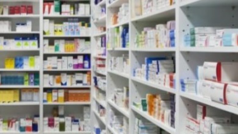 Çmimi i produkteve medicinale, SHDPFMFK shpreh shqetësim për efektet që do të ketë ligji: Në shumë raste detyron shitjen nën vlerën e furnizimit