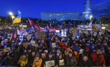 Protesta në Sllovaki kundër raporteve miqësore me Rusinë