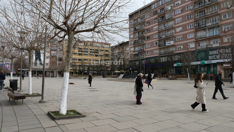 Grabitje me thikë në qendër të Prishtinës, viktima një shtetase e huaj