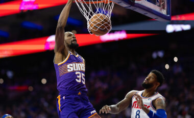 Suns marrin fitoren në udhëtim te 76ers