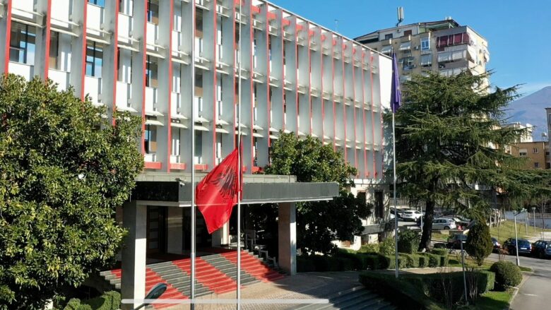 Dy shqiptarë u ndaluan dhe u larguan nga territori i Serbisë, reagon Ministria e Jashtme e Shqipërisë