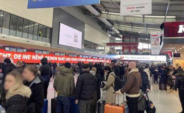 Mjegulla e dendur anulon afro 50 fluturime në Aeroportin e Prishtinës, flasin udhëtarët