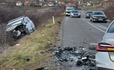 Aksident trafiku në Klinë, dy persona lëndohen