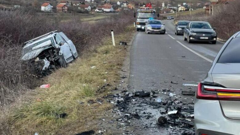 Aksident trafiku në Klinë, dy persona lëndohen