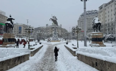 Bora e pastron ajrin në Shkup