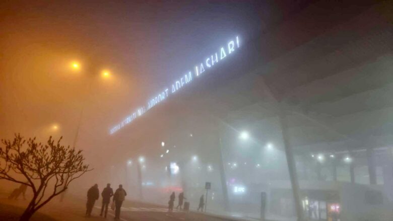 Anulohen disa fluturime nga Aeroporti “Adem Jashari”, për shkak të mjegullës së dendur