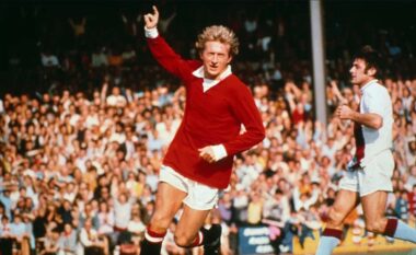 Denis Law, një nga legjendat më të mëdha të Man Utd ka ndërruar jetë