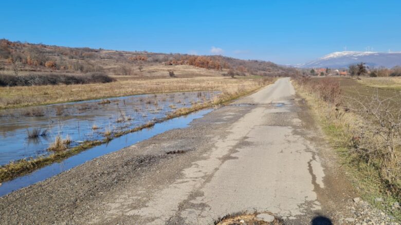 Gropa dhe dëmtime serioze në rrugën Dajkoc-Kolloleq, qytetari nga Kamenica kërkon zgjidhje