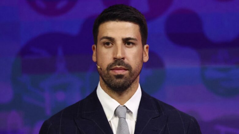 Sami Khedira emëron pesë mesfushorët më të mirë ndonjëherë, njërin e veçon si të parin