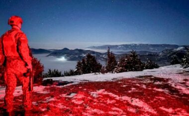 Ushtarët letonez të KFOR-it kryejnë patrullime rutinë në Zubin Potok