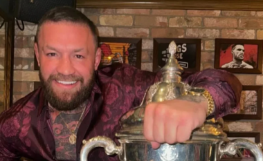 Kishte në duar trofeun e sapofituar, por klubi irlandez distancohet nga veprimet e Conor McGregor