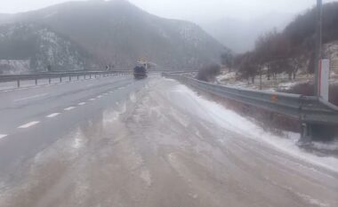 Të dielën reshje intensive dhe dëborë në Shqipëri, Mbrojtja Civile apelon për kujdes të shtuar