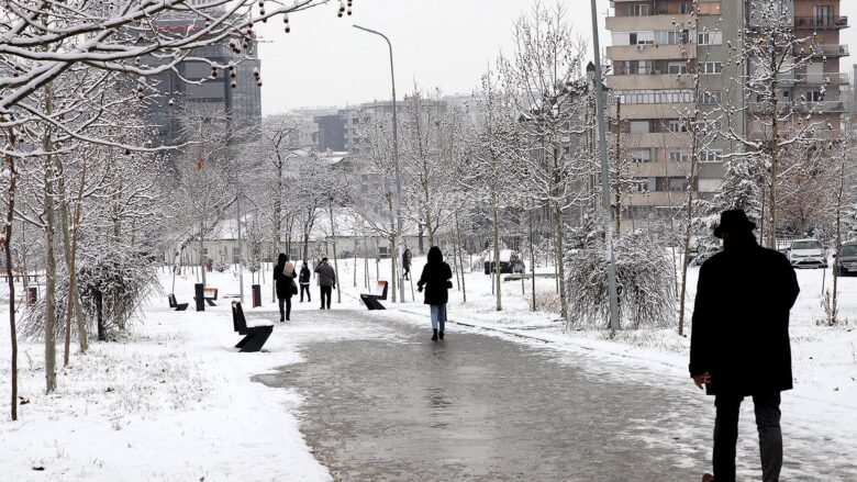 Parashikimi i motit, ngrica në mëngjes dhe mjegull