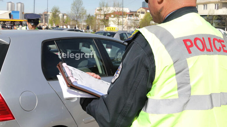 Policia shqiptoi 1,473 gjoba trafiku për 24 orë