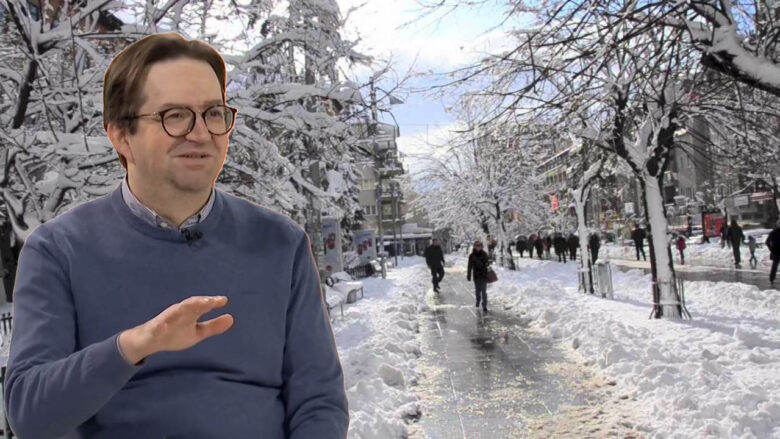 Kosova mbulohet nga bora, meteorologu Rugova: Temperaturat në zonat malore pritet të ulen deri në -12°C