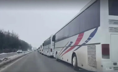 Vazhdon greva e pronarëve të autobusëve në linjën Podujevë-Prishtinë