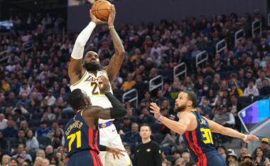 Lakers vazhdojnë me fitore, triumfojnë në udhëtim te Golden State Warriors