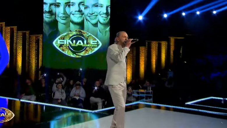 Xuxi mahnit publikun me performancën e “Eja me merr”, në natën finale të Big Brother VIP Kosova