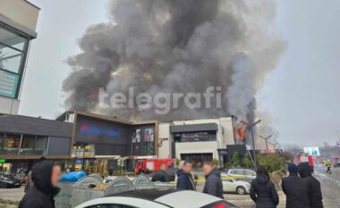 Zjarr i madh përfshin një qendër tregtare në Suharekë