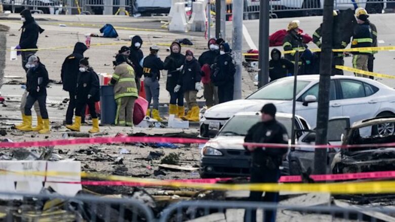 Një nënë dhe fëmija i saj, në mesin e shtatë personave që humbën jetën në rrëzimin e aeroplanit mjekësor në Filadelfia