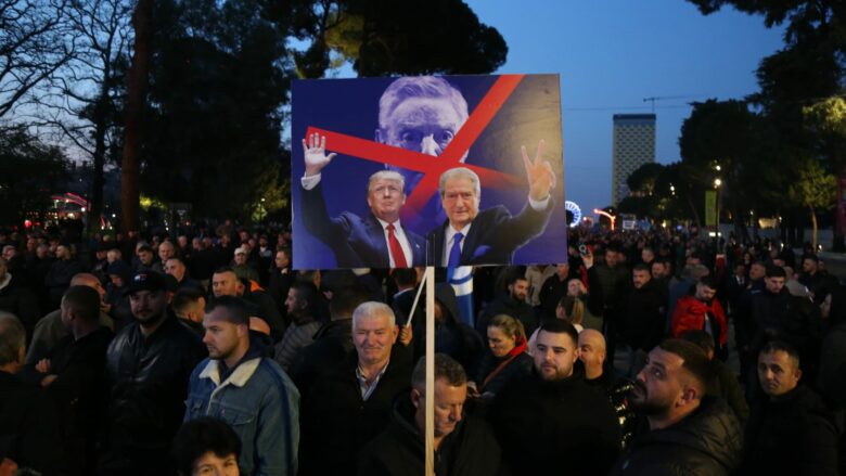 Berisha marshon drejt Kryeministrisë, nis protesta e PD