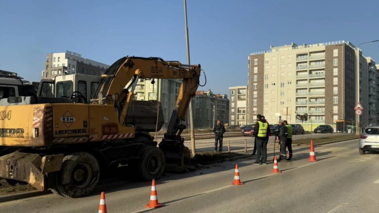 Fillon ndërtimi i rrethrrotullimit në rrugën 