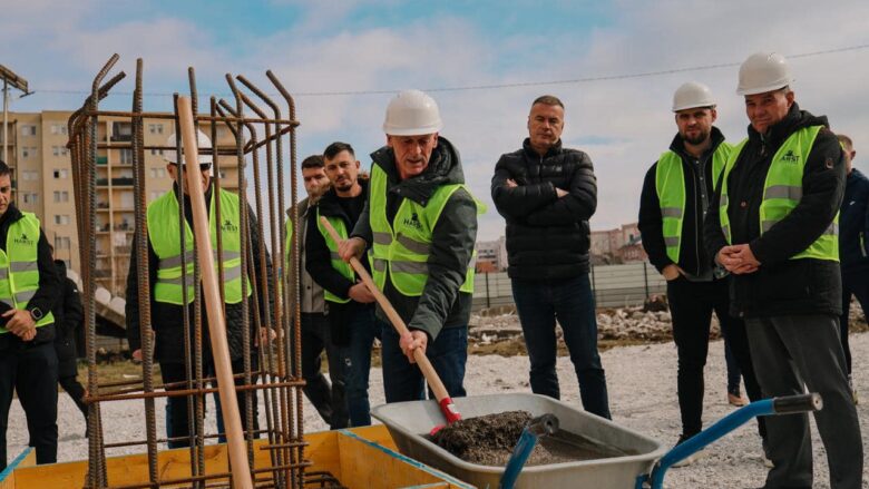 Fillon faza e rindërtimit të stadiumit të qytetit në Fushë Kosovë në vlerë rreth 2.9 milionë euro