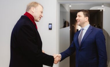 Krasniqi takon ambasadorin e BE-së në Kosovë: PDK mbetet e përkushtuar për një të ardhme më të mirë për Kosovën