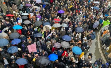 Protestat e studentëve dhe regjimi i Vuçiqit