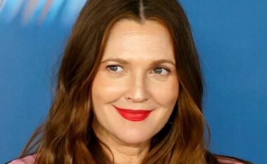 Drew Barrymore tregon se me cilin aktor ka pasur puthjen më të mirë në një film