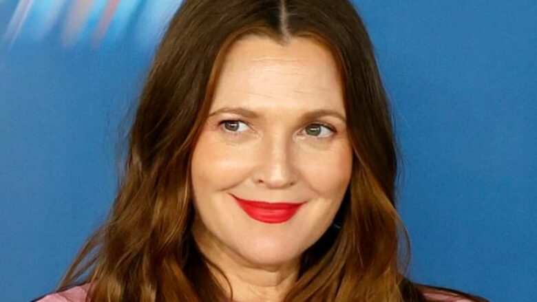 Drew Barrymore tregon se me cilin aktor ka pasur puthjen më të mirë në një film