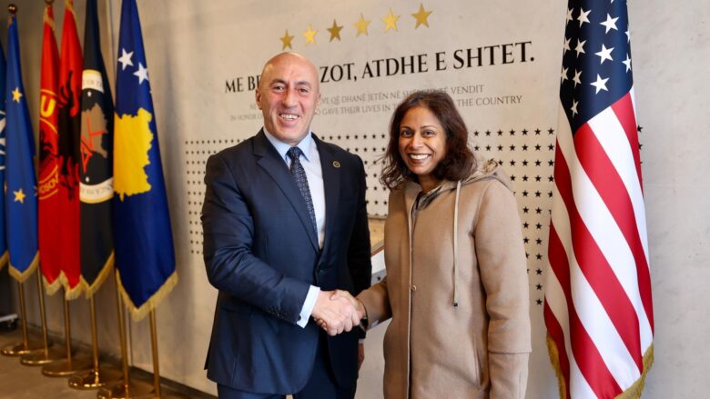 Haradinaj takon të ngarkuarën me punë në Ambasadën amerikane, Prattipati – flasin për partneritetin strategjik Kosovë-ShBA