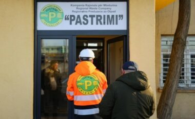 Vazhdon përplasja ndërmjet Komunës së Prishtinës dhe KRM “Pastrimi”, kjo e fundit bën thirrje që qytetarët të paguajnë faturat e mbeturinave