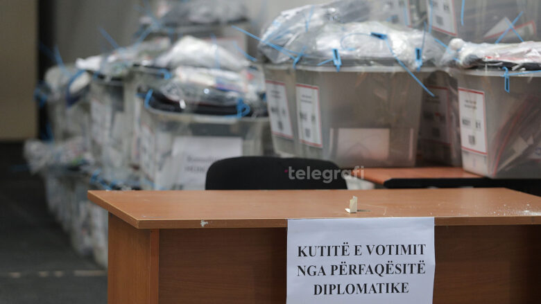 Nis numërimi i votave nga jashtë, mbi 15 mijë fletëvotime pritet të numërohen