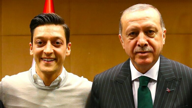 Mesut Ozil futet në politikë, bëhet pjesë e partisë së Erdoganit