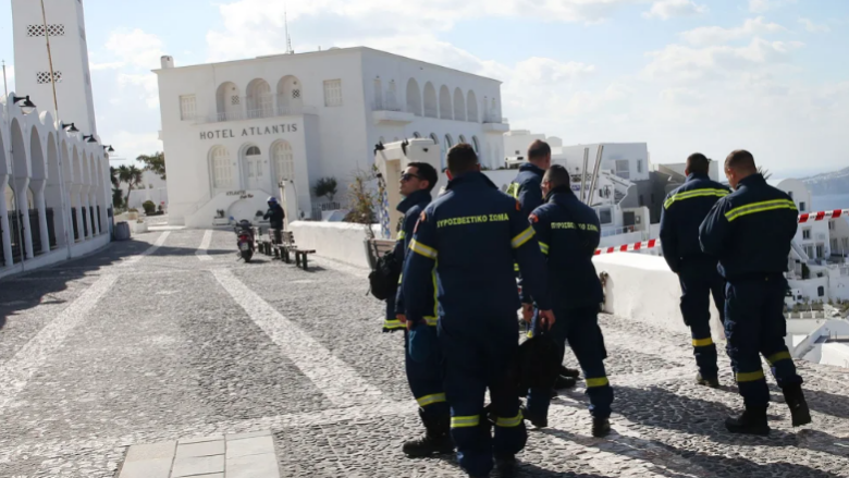 Ishulli i famshëm grek Santorini shpall gjendje të jashtëzakonshme