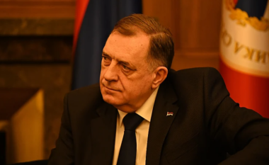 Dodik thotë se nuk do të shkojë në burg – takohet me Vuçiqin në Banjallukë