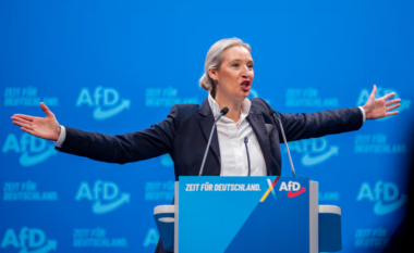 Kush është Alice Weidel, liderja homoseksuale e AfD-së në Gjermani që jeton në Zvicër?