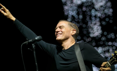 Bryan Adams duhej të anulonte një koncert në Australi për shkak të një kanalizimi të bllokuar