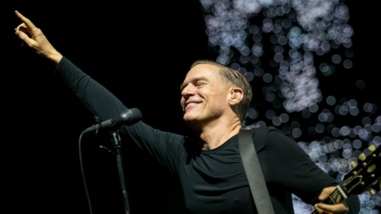 Bryan Adams duhej të anulonte një koncert në Australi për shkak të një kanalizimi të bllokuar