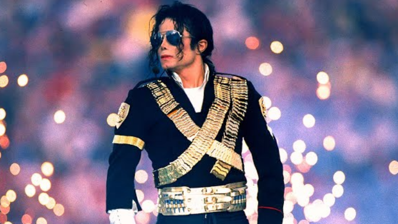 Si Michael Jackson ndryshoi rrjedhën e Super Bowl dhe filloi një 'epokë' shfaqjesh të paharrueshme