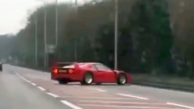 Testimi i një Ferrari F40 përfundon në një aksident dramatik, publikohen pamjet