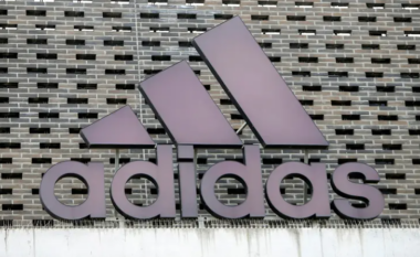 Turqia gjobit Adidas-in me 15,000 dollarë për këpucët e lëkurës së derrit