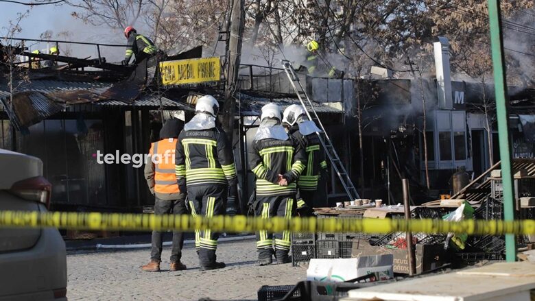 Përfshihen nga zjarri 6 lokale te Tregu i Gjelbër në Prishtinë