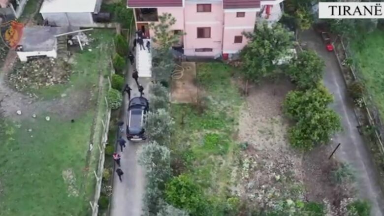 Dalin pamjet nga operacioni antidrogë në Tiranë, momentet kur policia prangos 22 persona