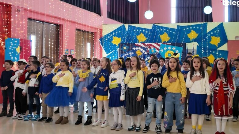 Festimi i Pavarësisë së Kosovës në American School of Kosova, hapet edhe ekspozita “Përtej sakrificës: Rruga drejt lirisë”